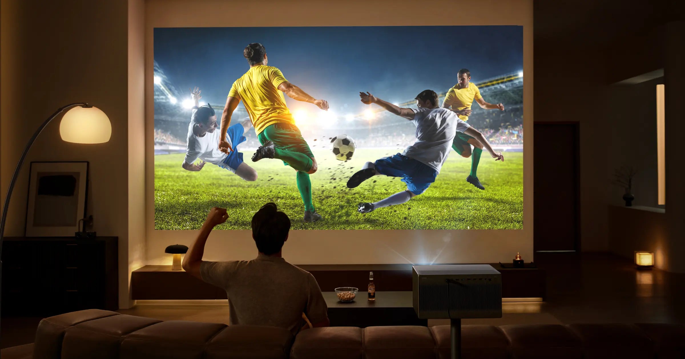 Verfolgen Sie das Fußballturnier 2026 zu Hause auf der Großleinwand mit einem XGIMI-4K-Projektor.