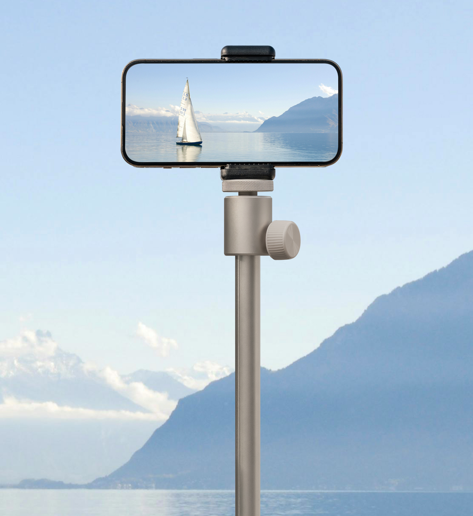 XGIMI Light Gold Portable Stand - P4 - 1.png__PID:9f21c032-0abd-4050-80c2-29f80abe133d